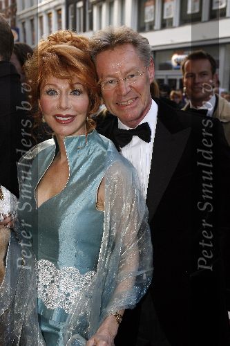 Amsterdam 26 april 2006
premiere Mission Impossible in Tuschinski.
Marijke Helwegen met man