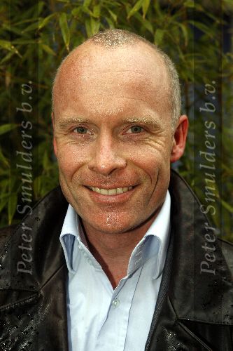 Amsterdam 11 april 2006
Joop Braakhekke viert zijn 65 verjaardag in le Garage
Mart Visser