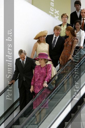 Buenos Aires 1 april 2006
Koningin Beatrix Maxima en Prins Willem Alexander op staatsbezoek in Argentinie.