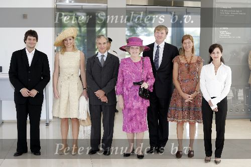 Buenos Aires 1 april 2006
Prinses maxima Prins Willem Alexander en Koningin Beatrix op staatsbezoek in Argentinie.