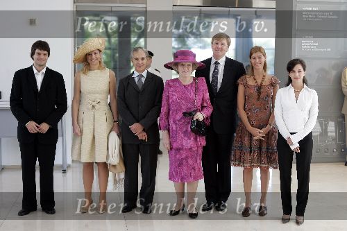Buenos Aires 1 april 2006
Prinses maxima Prins Willem Alexander en Koningin Beatrix op staatsbezoek in Argentinie.