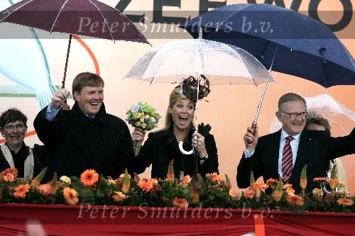 Zeewolde 29 april 2006
Koninginnedag 2006 in Almere en Zeewolde.
Prinses Maxima en Prins Willem Alexander en Pieter v Vollenhoven