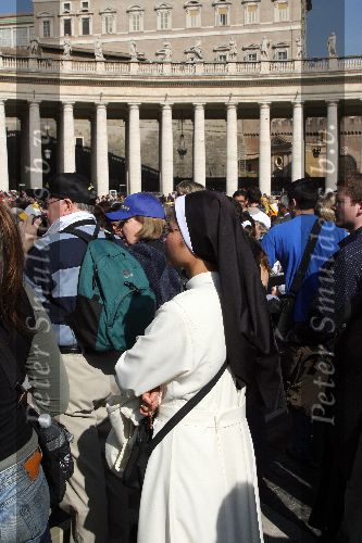 Rome, 29Maart 2006
Sint Pieter Kathedraal
Non met GSM