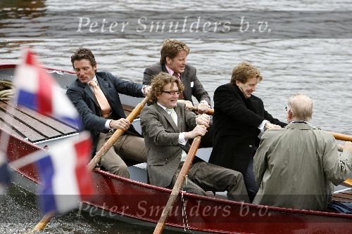 Almere 29 april 2006
Koninginnedag 2006 in Almere en Zeewolde.
Prins Maurits Prins Floris Prins Pieter Christiaan Prins Bernhard en pieter v Vollenhoven in boot