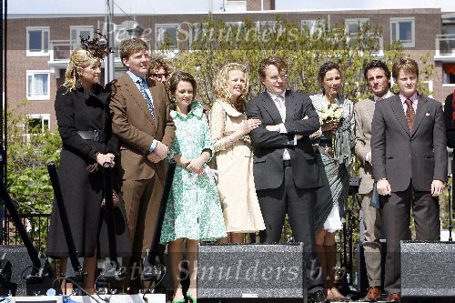 Almere 29 april 2006
Koninginnedag 2006 in Almere en Zeewolde.
 Prins Constantijn en Prinses laurentien Maxima Prins Willem Alexander Prinses Annette Prinses mabel Prins Friso Prinses marilene Prins Maurits Koningin Beatrix Prinses Margriet Pieter v Vollenhoven Prins Floris Prinses Aimee en Prien Pieter Christiaan