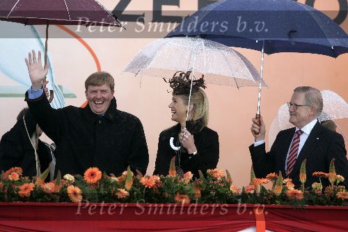 Zeewolde 29 april 2006
Koninginnedag 2006 in Almere en Zeewolde.
Prinses Maxima en Prins Willem Alexander en Pieter v Vollenhoven