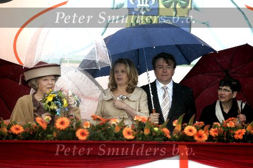 Zeewolde 29 april 2006
Koninginnedag 2006 in Almere en Zeewolde.
Koningin Beatrix Prinses mabel en Prins Friso