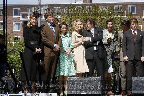 Almere 29 april 2006
Koninginnedag 2006 in Almere en Zeewolde.
 Prins Constantijn en Prinses laurentien Maxima Prins Willem Alexander Prinses Annette Prinses mabel Prins Friso Prinses marilene Prins Maurits Koningin Beatrix Prinses Margriet Pieter v Vollenhoven Prins Floris Prinses Aimee en Prien Pieter Christiaan