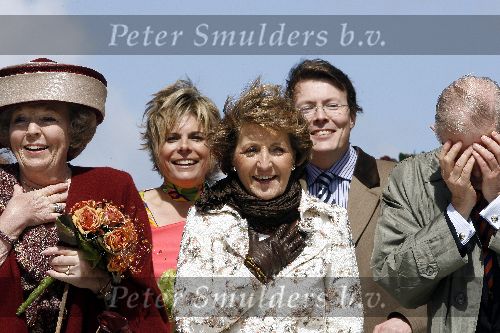 Almere 29 april 2006
Koninginnedag 2006 in Almere en Zeewolde.
Pieter v Vollenhoven en Prinses Margriet en Koningin Beatrix