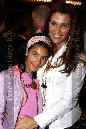Ouderkerk aan de Amstel 3 april 2006
Presentatie boek Leontine Borsato in restaurant Lute.
Quinty Trustfull met dochter