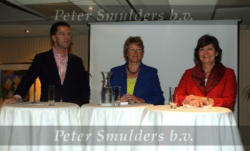 Weert, 13 Mei 2006 Verkiezing nieuwe leider VVD voor 2006
Debat tussen Rita Verdonk, Jelleke Veenendaal en Mark Rutte