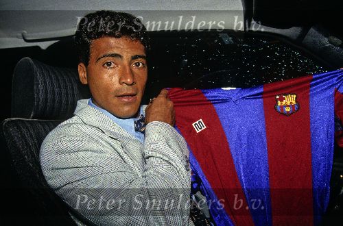 Eindhoven, 10 Mei 1993
Romario met het FC Barcelona shirt.
Hij heeft net een contract getekend voor 3 jaar