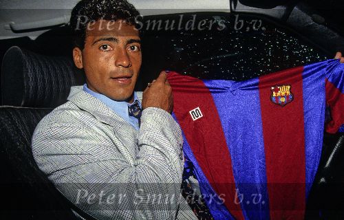 Eindhoven, 10 Mei 1993
Romario met het FC Barcelona shirt.
Hij heeft net een contract getekend voor 3 jaar