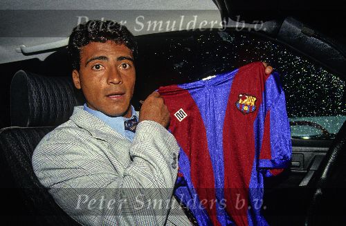 Eindhoven, 10 Mei 1993
Romario met het FC Barcelona shirt.
Hij heeft net een contract getekend voor 3 jaar