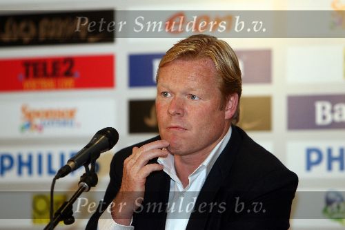 Eindhoven, 11 Mei 2006 Ronald Koeman, de nieuwe trainer van landskampioen PSV tijdens de persconferentie