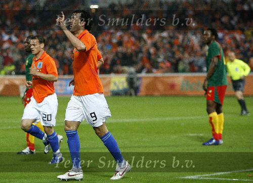 Zaterdag, 27 Mei 2006 Vriendschappelijke interland op weg naar het WK 2006 Nederland-Kameroen, eindstand 1-0
Ruud v Nistelrooy
© Edwin van Zandvoort