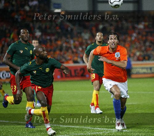 Zaterdag, 27 Mei 2006 Vriendschappelijke interland op weg naar het WK 2006 Nederland-Kameroen, eindstand 1-0
Ruud v Nistelrooy
© Edwin van Zandvoort