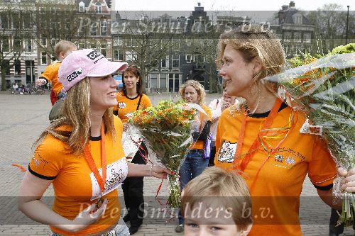 Amsterdam 23 april 2006
Voetballen voor SOS kinderdorpen in Amsterdam.
Fabienne de Vries en Sophie Hilbrands