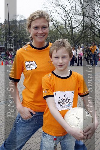 Amsterdam 23 april 2006
Voetballen voor SOS kinderdorpen in Amsterdam.
 Sophie Hilbrands