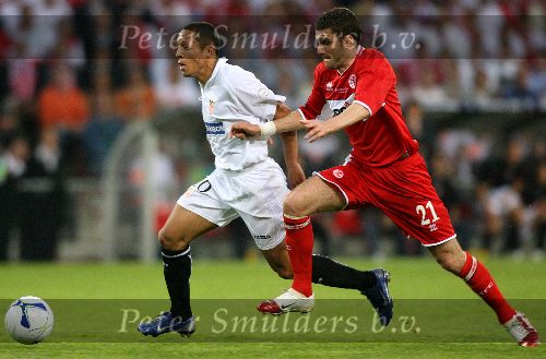 Eindhoven, 10 Mei 2006 Finale UEFA Cup Seizoen 2005/2006 tussen Middlesbrough FC-FC Sevilla, eindstand 0-4
Stuart Parnaby in duel met
© Edwin van Zandvoort