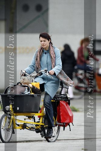 Amsterdam 20 april 2006
Susan Visser met  zoontje in bakfiets