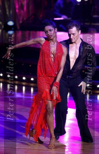 Hilversum 7 mei 2006
Dancing with the stars.
Sylvana Simons dansend