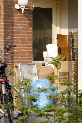Duivendrecht 9  mei 2006
Sylvana Simons troep bij haar huis