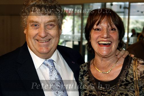 Amsterdam 9 april 2006
Chez Cas in de kersentuin met allemaal oude artiesten en relaties van Tonny Eyk.
Tonny met zijn vrouw
