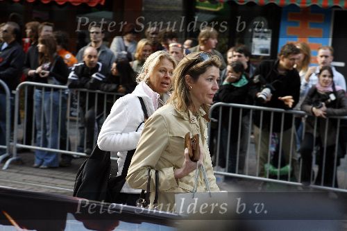Amsterdam 26 april 2006
Premiere Mission Impossible III in Tuschinski.
Vanesa Loudon loopt voorbij Tuschinski