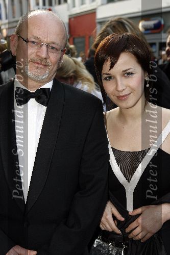 Amsterdam 26 april 2006
premiere Mission Impossible in Tuschinski.
Victoria Koblenko met vader