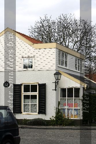 Muiderberg 18 april 2006
Huurhuis van Viola Holt.