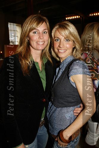 Ouderkerk aan de Amstel 3 april 2006
Presentatie boek Leontine Borsato in restaurant Lute.
Vivian Slingerland en Vivian Reys