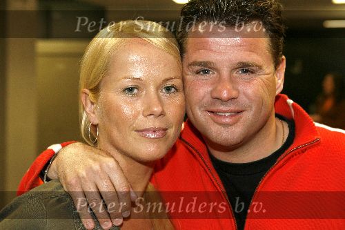 Rotterdam 28 april 2006
Nacht van Oranje in Ahoy.
Wolter Kroes met vriendin en verloofde