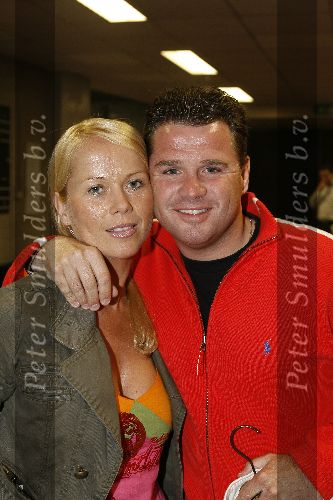 Rotterdam 28 april 2006
Nacht van Oranje in Ahoy.
Wolter Kroes met vriendin en verloofde