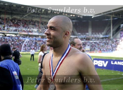Eindhoven, 29 April 2007 Kampioenswestrijd PSV-Vitesse, eindstand 5-1
Seizoen 2006/2007 Onverwachts landskampioenschap voor PSV doordat de concurrent AZ verloor en Ajax een doelpunt tekort kwam
Alex PSV is blij