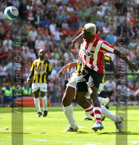 Eindhoven, 29 April 2007 Kampioenswestrijd PSV-Vitesse, eindstand 5-1
Seizoen 2006/2007 Onverwachts landskampioenschap voor PSV doordat de concurrent AZ verloor en Ajax een doelpunt tekort kwam.
Arouna Kone