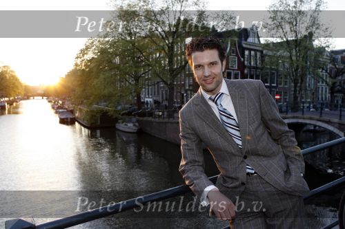 Amsterdam 18 april 2007
Bas Muijs presenteert 25 jarig bestaan van cosmopolitan in de duif.