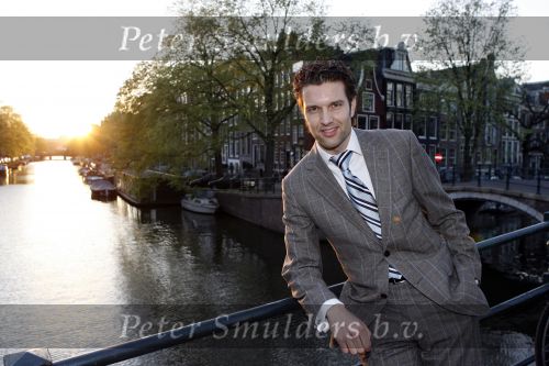 Amsterdam 18 april 2007
Bas Muijs presenteert 25 jarig bestaan van cosmopolitan in de duif.