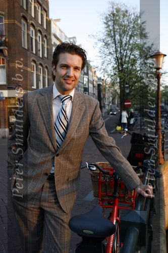 Amsterdam 18 april 2007
Bas Muijs presenteert 25 jarig bestaan van cosmopolitan in de duif.