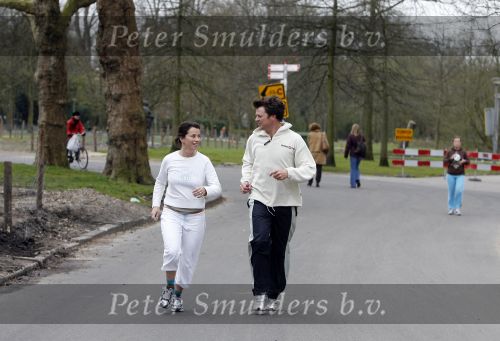 Amsterdam 3 april 2007
Beau v Erven Dorens en zijn vrouw Selly aan het hardlopen in het vondelpark.