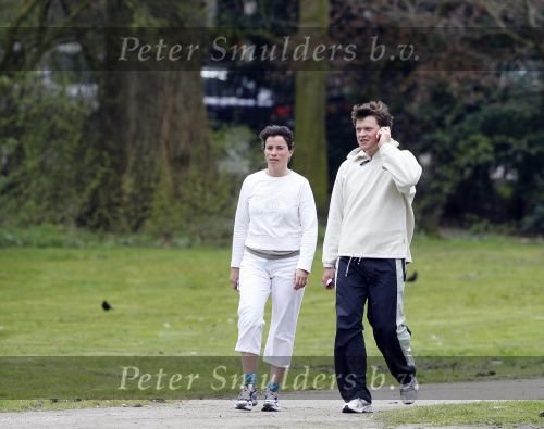 Amsterdam 3 april 2007
Beau v Erven Dorens en zijn vrouw Selly aan het hardlopen in het vondelpark.