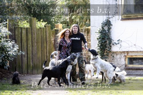 Bosch en Duin 11 april 2007
Belinda Meuldijk en haar verloofde Thierry Duval met hun honden.