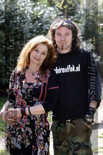 Bosch en Duin 11 april 2007
Belinda Meuldijk en haar verloofde Thierry Duval met hun honden.