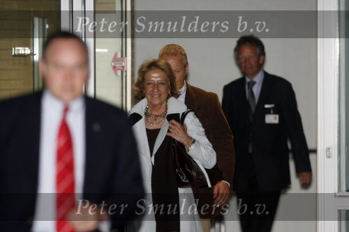 Den Haag 10 april 2007
Prins Willem Alexander blijj na de geboorte van zijn derde dochter. Koningin Beatrix en de moeder van Maxima, Carmen Zorrequieta komen op bezoek in het Bronovo ziekenhuis.