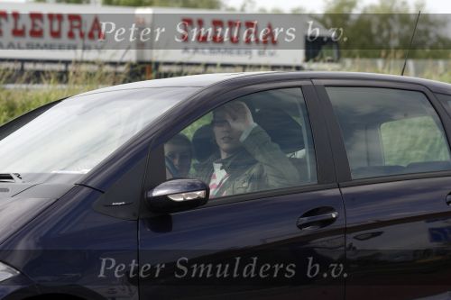 Weesp 9 mei 2007
Chiel Beelen achter het stuur terwijl hij zijn rijbewijs kwijt is.