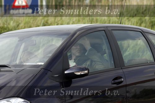 Weesp 9 mei 2007
Chiel Beelen achter het stuur terwijl hij zijn rijbewijs kwijt is.