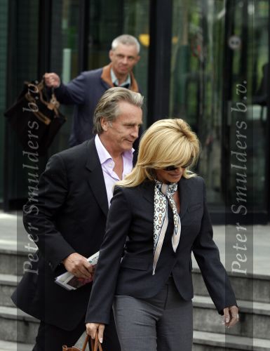 Amsterdam 9 mei 2007
Rechtzaak Connie Breukhoven tegen witheet en zij online (Leo v Royen). Hans Breukhoven was er ook bij.