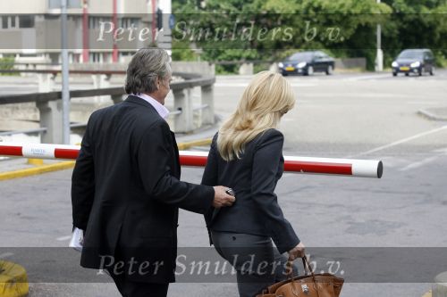 Amsterdam 9 mei 2007
Rechtzaak Connie Breukhoven tegen witheet en zij online (Leo v Royen). Hans Breukhoven was er ook bij.