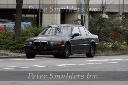 Amsterdam 17 april 2007
Daphne Bunskoek rijdt in een gepantserde BMW 7 serie.