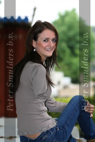 Helmond, 9 Mei 2007
Debbie v d Putten 21 jaar
Mis (s) 2007   Miss 2007
Arm Amputatie
Debbie zit nu in een reï¿½ntegratie project voor een nieuwe studie
Hobby\'s: Dansen, winkelen, reizen
Na een ongeluk in 2005 met een touringcar ben ik mijn rechterarm verloren
Foto: Peter Smulders BV